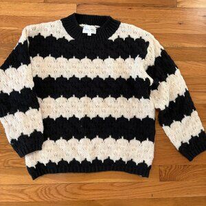 Line and Dot Crochet Sweater Size S